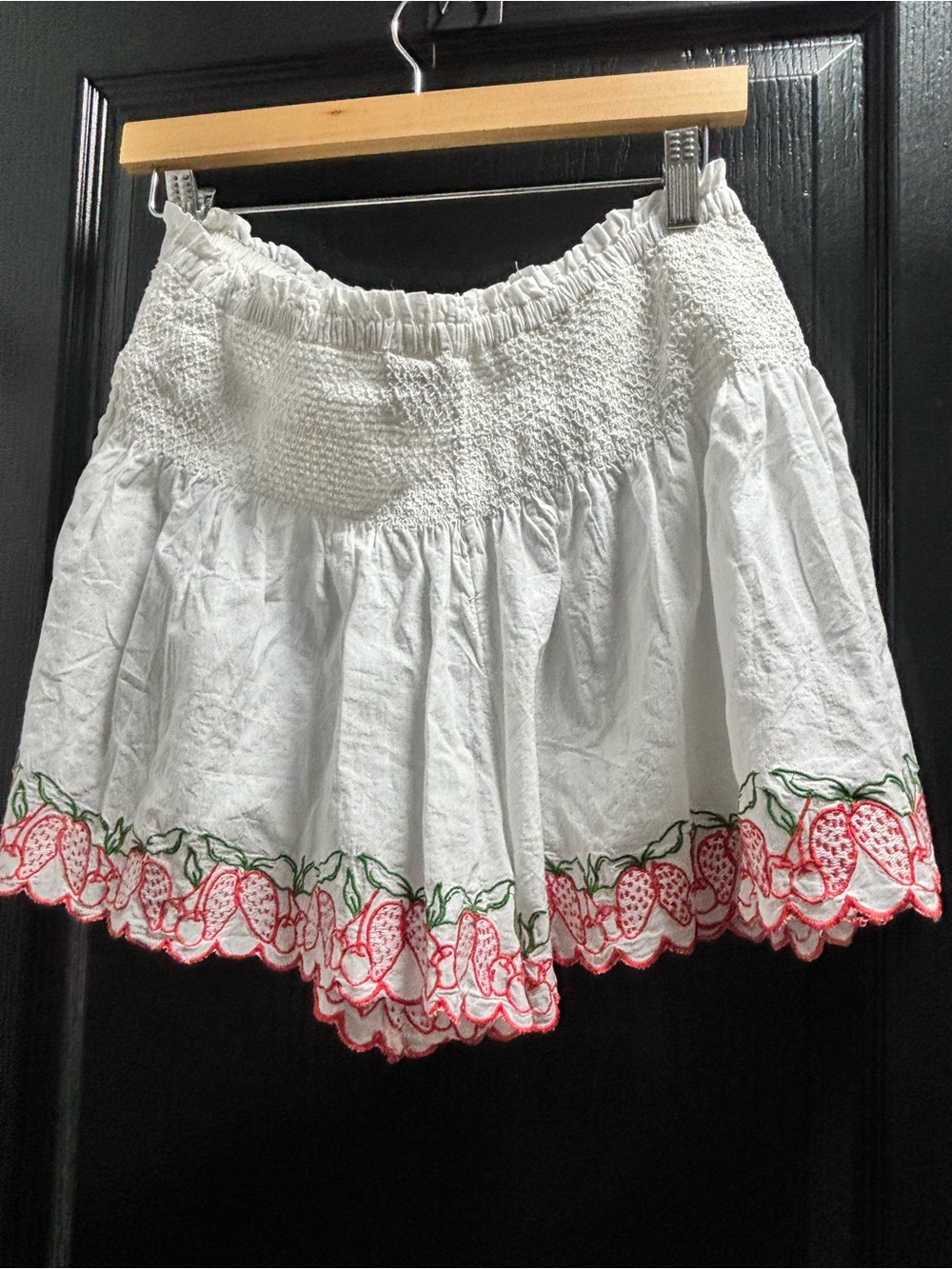 JOIE 100% cotton White Smocked shorts  with Red Strawberry Embroidery